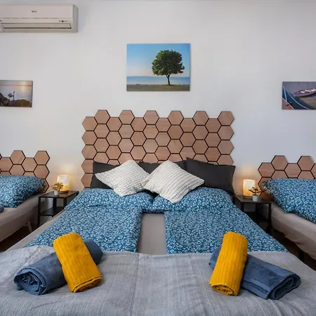 Apartment Elefteria *